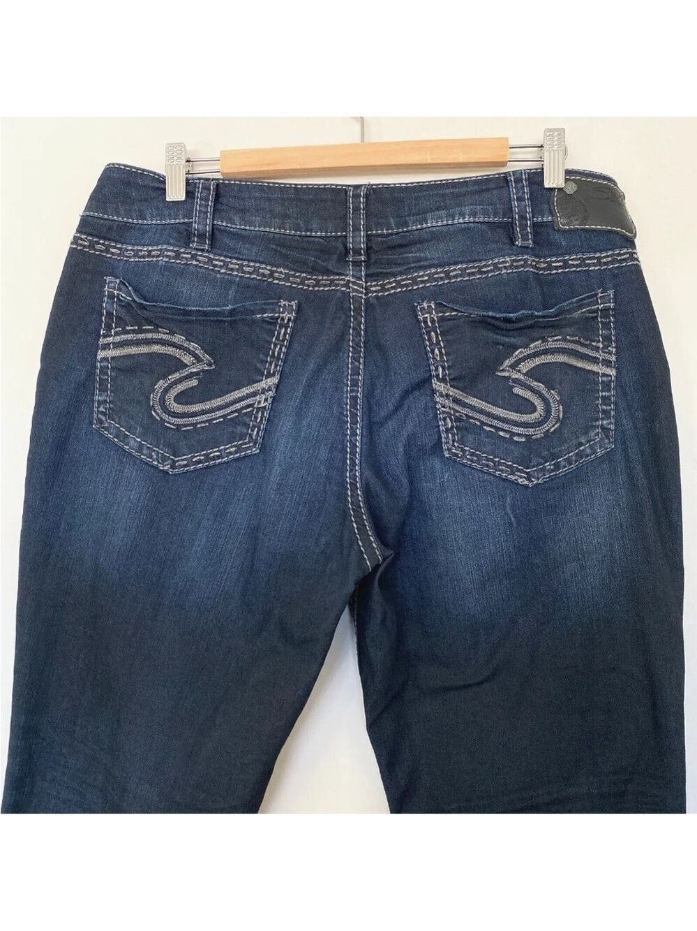 Silver Suki Baby Boot Jeans Women's Sz 36x31 Thick Stitching Dark Denim